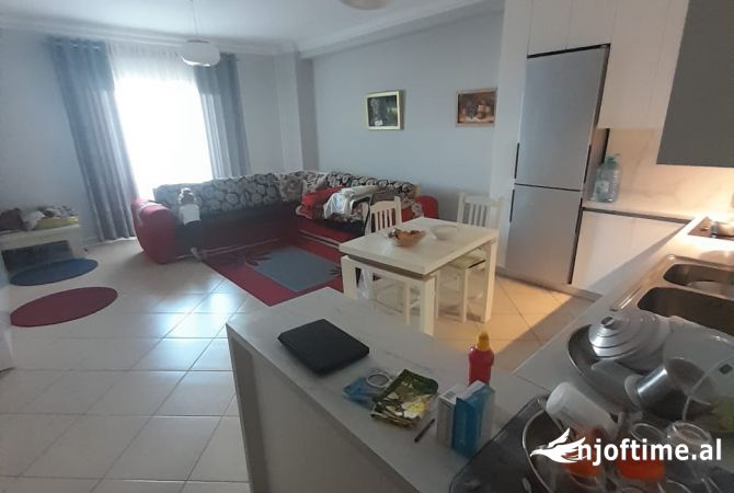Shtepi me qera 2+1 ne Tirane - 450 Euro