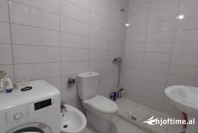 Shtepi me qera Apartament ne Tirane, 2+1, Mobilimi E mobiluar, Pagesa 500  Euro.