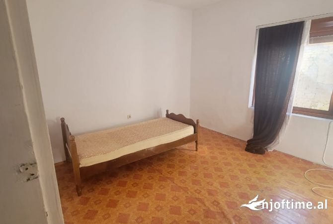 Shtepi me qera 3+1 ne Tirane - 350 Euro