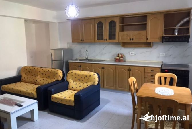 Shtepi me qera 1+1 ne Tirane - 380 Euro
