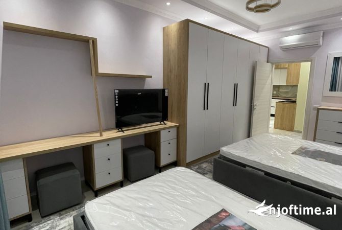 Shtepi ne shitje Apartament ne Tirane, 2+1, Mobilimi E mobiluar, Pagesa 147,000  Euro.