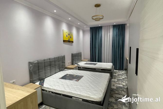 Shtepi ne shitje Apartament ne Tirane, 2+1, Mobilimi E mobiluar, Pagesa 147,000  Euro.