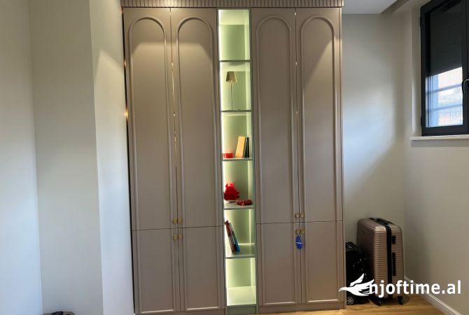 Shtepi ne shitje Apartament ne Tirane, 3+1, Mobilimi E mobiluar, Pagesa 259,000  Euro.