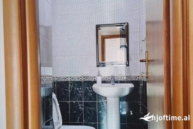 Shtepi me qera Apartament ne Tirane, 2+1, Mobilimi E mobiluar, Pagesa 600  Euro.
