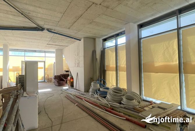 Jepet me qera ambient prane Air Albania