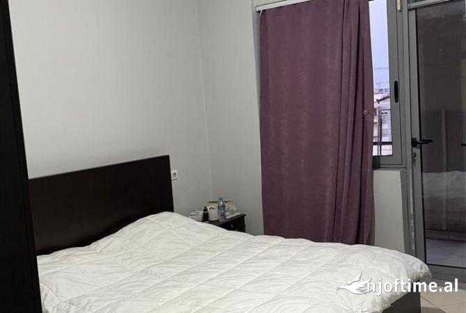 Shtepi ne shitje Apartament ne Tirane, 1+1, Mobilimi E mobiluar, Pagesa 85,000  Euro.