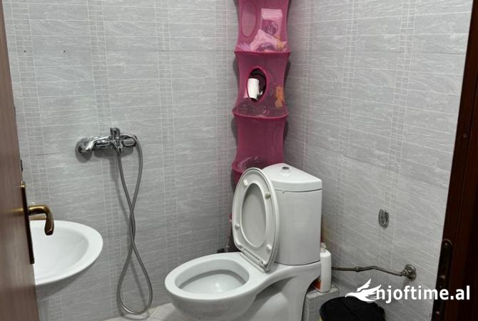 Shtepi ne shitje Apartament ne Tirane, 1+1, Mobilimi E mobiluar, Pagesa 85,000  Euro.