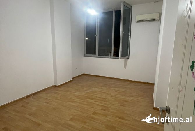 Ambient biznesi me qera 1+1 ne Tirane - 1,200 Euro
