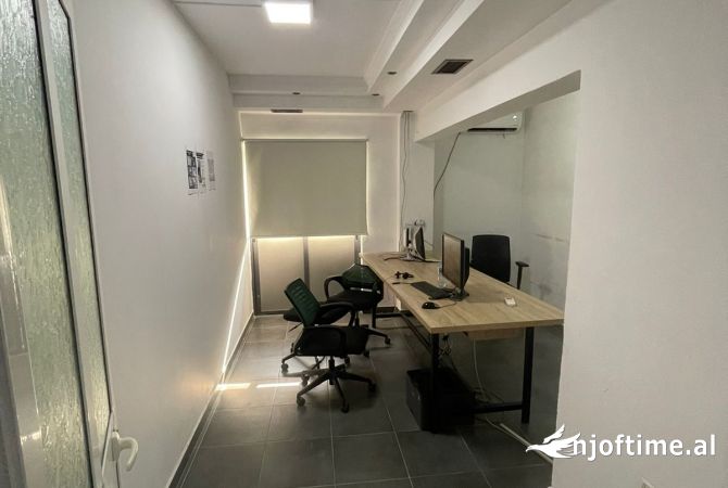 Ambient biznesi me qera 3+1 ne Tirane - 1,200 Euro