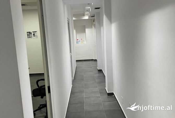 Jepet me qera ambient biznesi tek Myslim Shyri