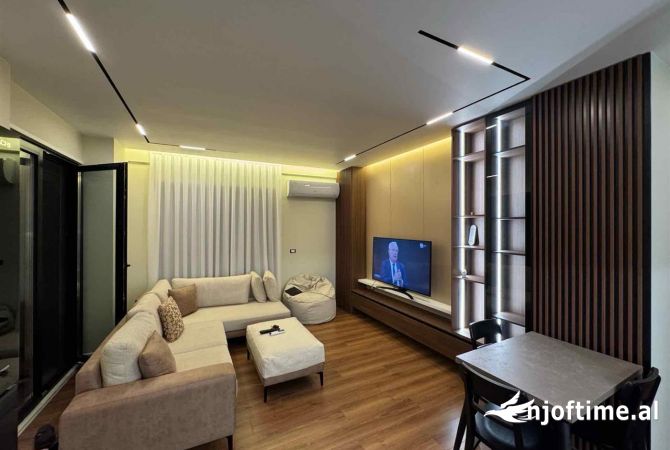 Shtepi me qera 2+1 ne Tirane - 750 Euro