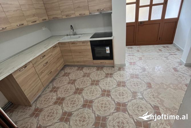 Shtepi me qera 1+1 ne Tirane - 400 Euro