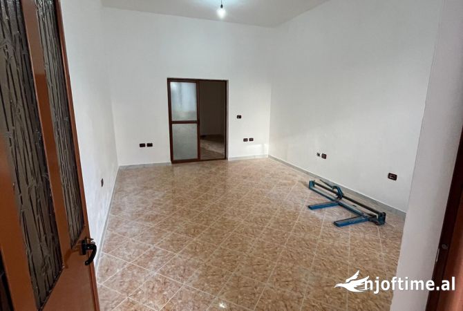 Shtepi me qera 1+1 ne Tirane - 400 Euro