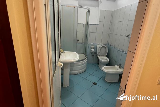 Shtepi me qera 2+1 ne Tirane - 400 Euro