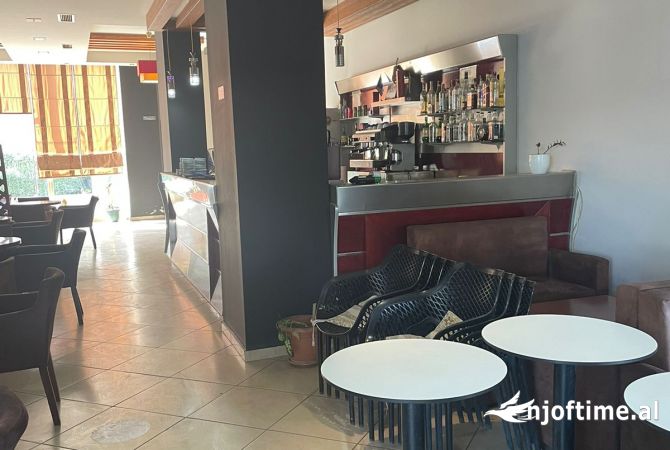 Ambient biznesi me qera 2+1 ne Tirane - 1,000 Euro