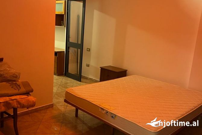 Shtepi me qera 2+1 ne Tirane - 500 Euro