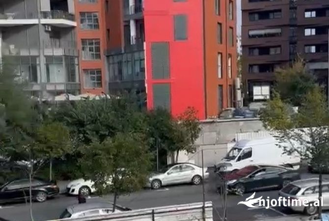 Ambient biznesi me qera 3+1 ne Tirane - 1,700 Euro