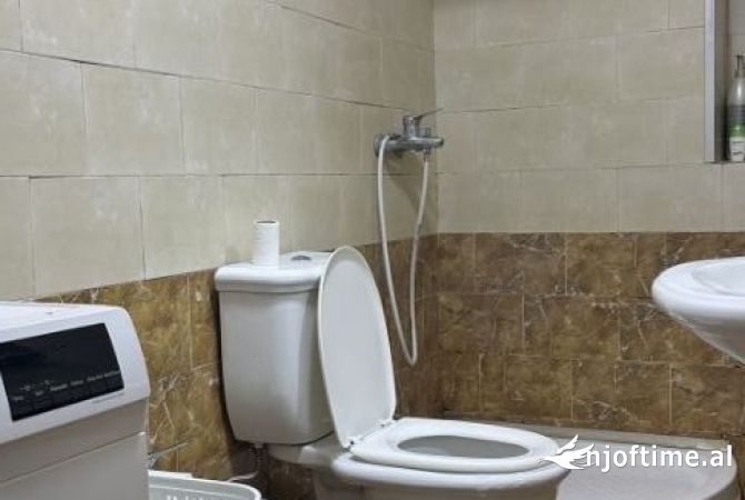 Shtepi me qera Apartament ne Tirane, 1+1, Mobilimi E mobiluar, Pagesa 550  Euro.