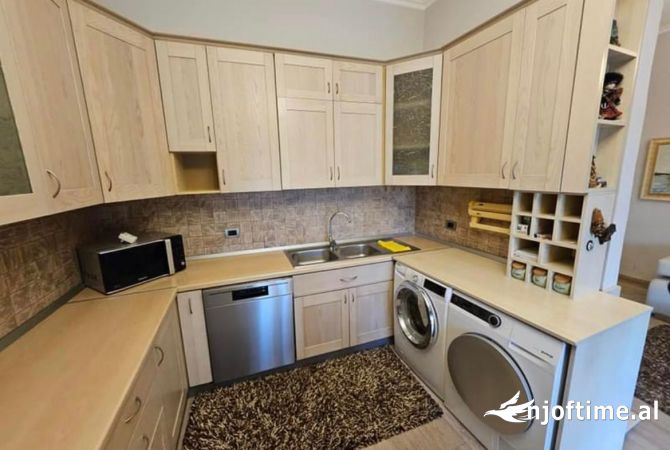 Shtepi me qera 2+1 ne Tirane - 750 Euro