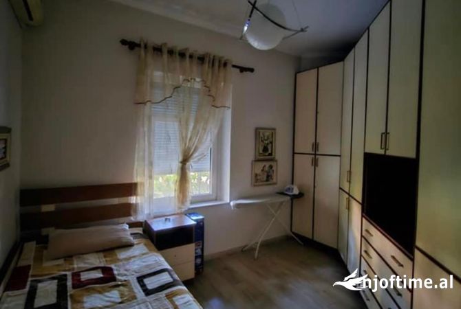 Shtepi me qera Apartament ne Tirane, 2+1, Mobilimi E mobiluar, Pagesa 750  Euro.