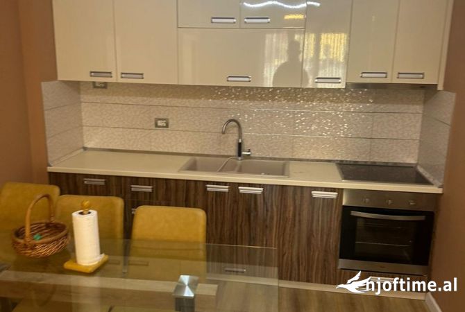Shtepi me qera 2+1 ne Tirane - 700 Euro