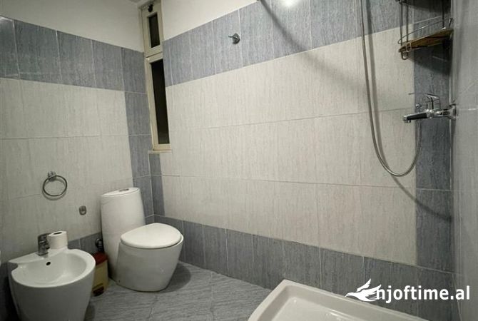 Shtepi me qera Apartament ne Tirane, 1+1, Mobilimi E mobiluar, Pagesa 650  Euro.