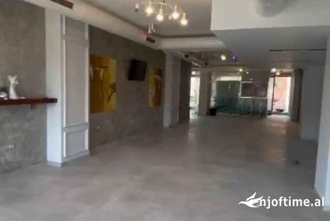 Ambient biznesi me qera 1+1 ne Tirane - 1,500 Euro