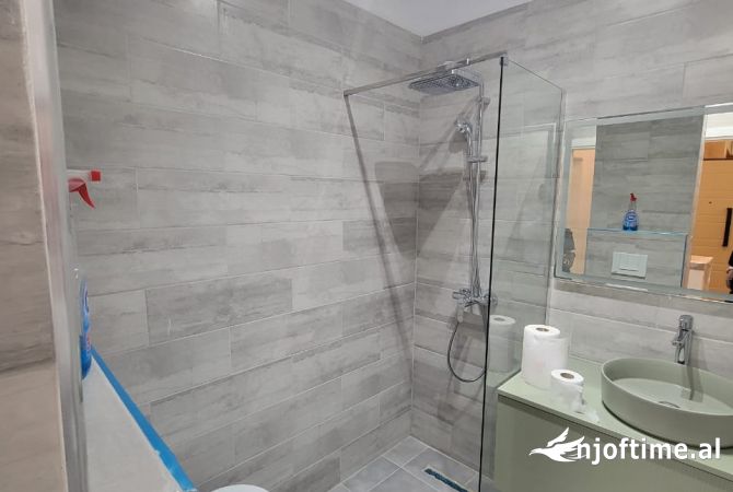 Shtepi me qera Apartament ne Tirane, 1+1, Mobilimi E mobiluar, Pagesa 550  Euro.