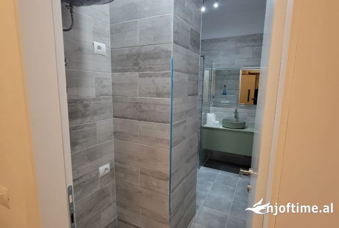 Shtepi me qera Apartament ne Tirane, 1+1, Mobilimi E mobiluar, Pagesa 550  Euro.