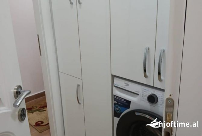 Shtepi me qera Apartament ne Tirane, 1+1, Mobilimi E mobiluar, Pagesa 550  Euro.
