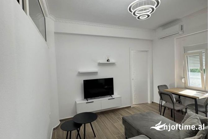 Shtepi me qera 2+1 ne Tirane - 450 Euro
