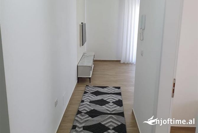 Shtepi me qera Apartament ne Tirane, 1+1, Mobilimi E mobiluar, Pagesa 500  Euro.