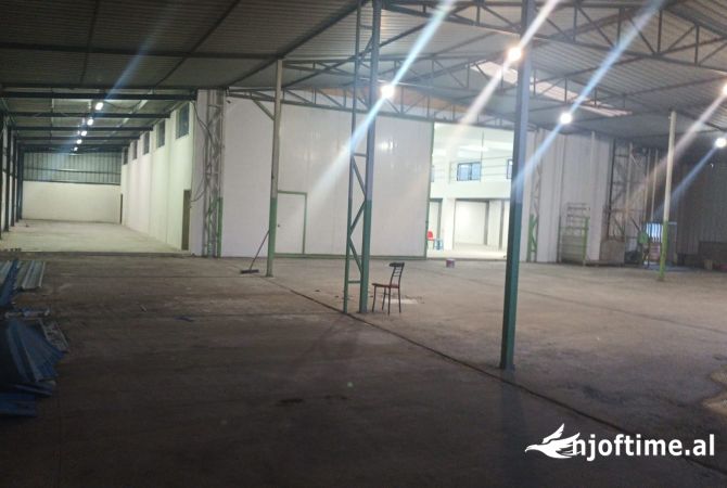 Ambient biznesi me qera 4+1 ne Tirane - 6,000 Euro