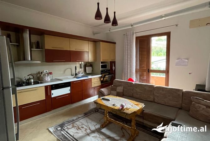 Shtepi ne shitje 4+1 ne Tirane - 400,000 Euro