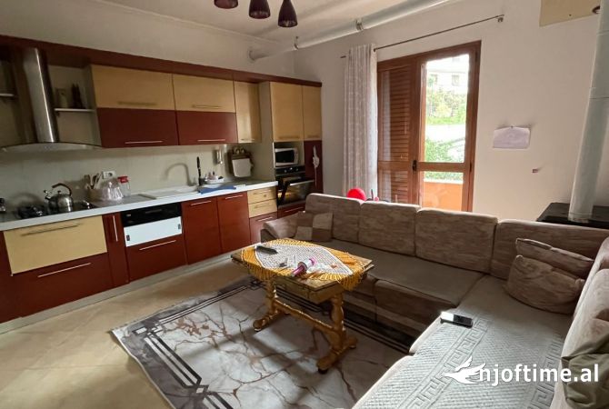 Shtepi ne shitje 4+1 ne Tirane - 400,000 Euro