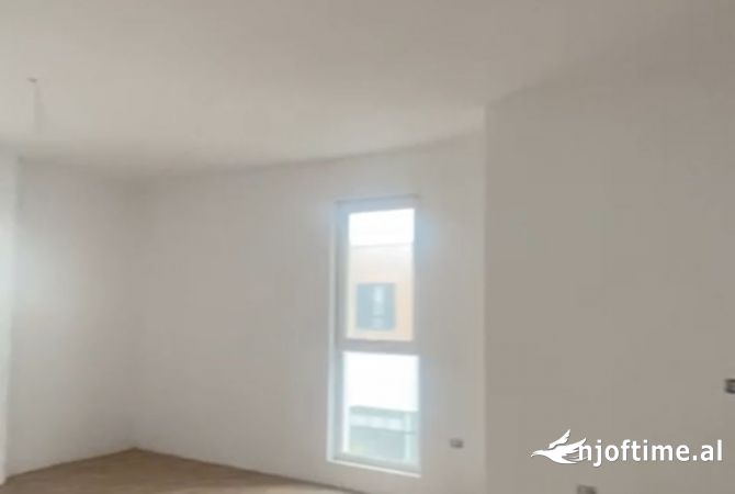 Shtepi me qera 3+1 ne Tirane - 700 Euro