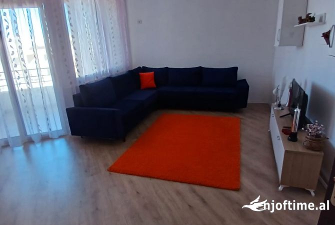 Shtepi ne shitje Apartament ne Tirane, 1+1, Mobilimi E mobiluar, Pagesa 78,000  Euro.