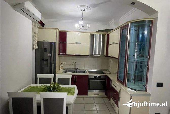 Shtepi me qera 2+1 ne Tirane - 45,000 Leke