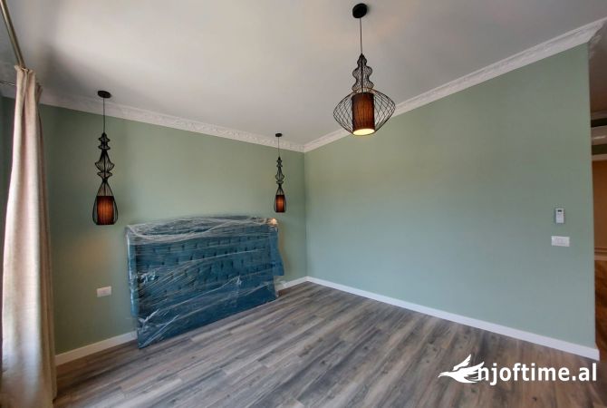 Shtepi me qera Vila Luksoze ne Tirane, 3+1, Mobilimi E mobiluar, Pagesa 3,000  Euro.