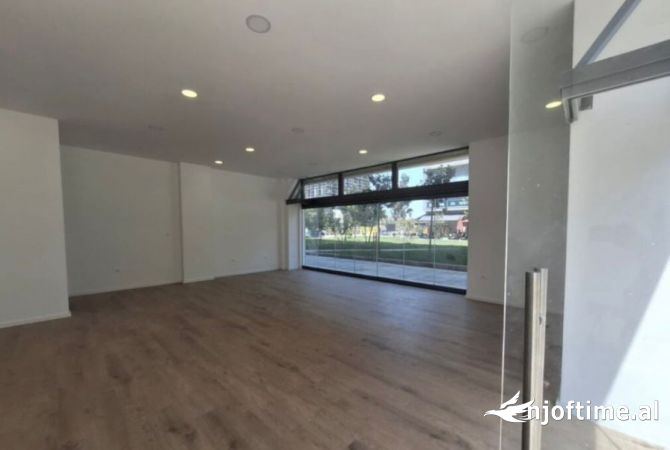 Ambient biznesi me qera 1+1 ne Tirane - 1,700 Euro