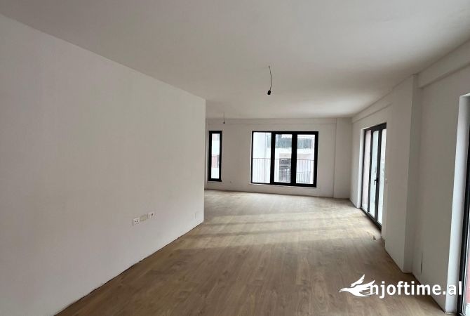 Shtepi ne shitje 3+1 ne Tirane - 306,000 Euro