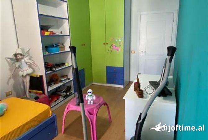 Shtepi me qera Apartament ne Tirane, 2+1, Mobilimi E mobiluar, Pagesa 500  Euro.