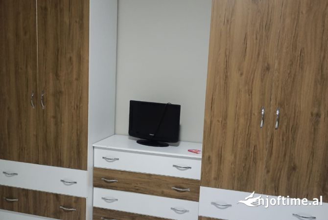 Shtepi me qera 2+1 ne Tirane - 60,000 Leke
