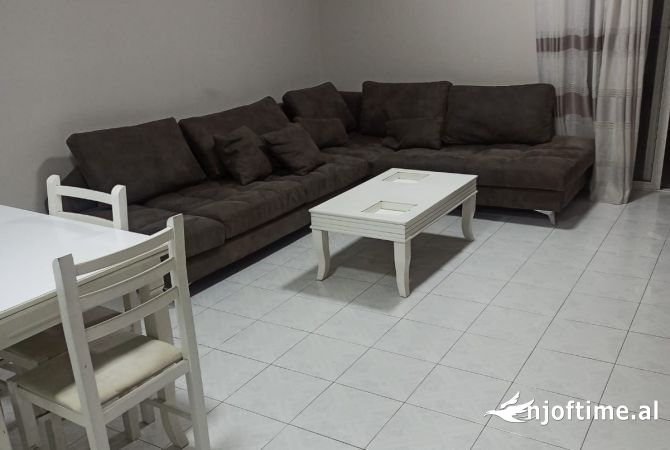 Shtepi me qera 2+1 ne Tirane - 60,000 Leke
