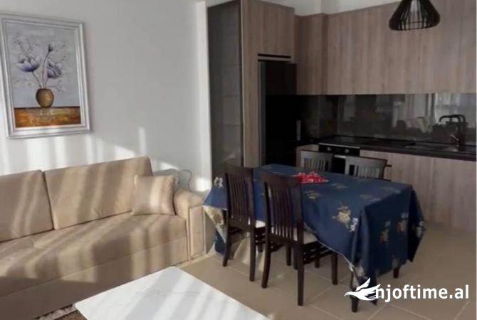 Shtepi me qera 1+1 ne Tirane - 50,000 Leke