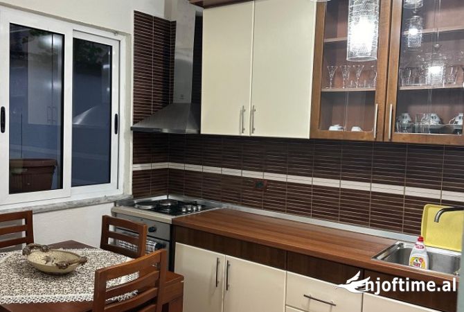 Shtepi me qera 2+1 ne Tirane - 400 Euro