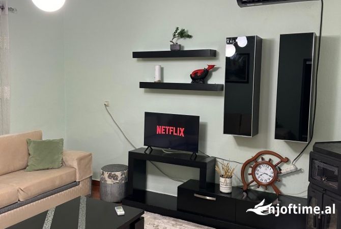 Shtepi me qera Shtepi Private ne Tirane, 2+1, Mobilimi E mobiluar, Pagesa 400  Euro.