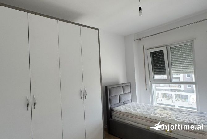 Shtepi me qera Apartament ne Tirane, 2+1, Mobilimi E mobiluar, Pagesa 500  Euro.