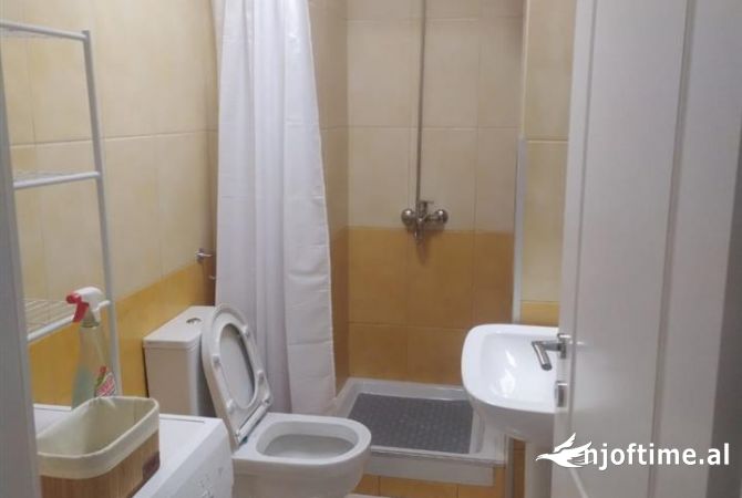 Shtepi me qera Apartament ne Tirane, 1+1, Mobilimi E mobiluar, Pagesa 600  Euro.