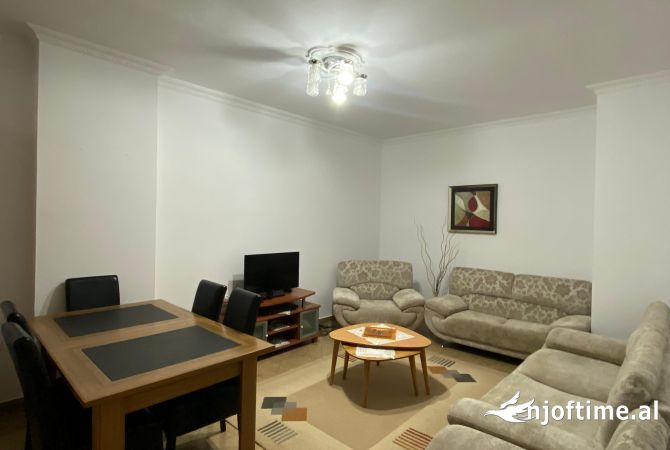 Shtepi me qera 2+1 ne Tirane - 450 Euro